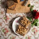Dinkelbrot mit Walnüssen und Butter / spelt bread with walnuts