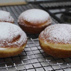 Rezept für traditionelle Wiener Faschingskrapfen