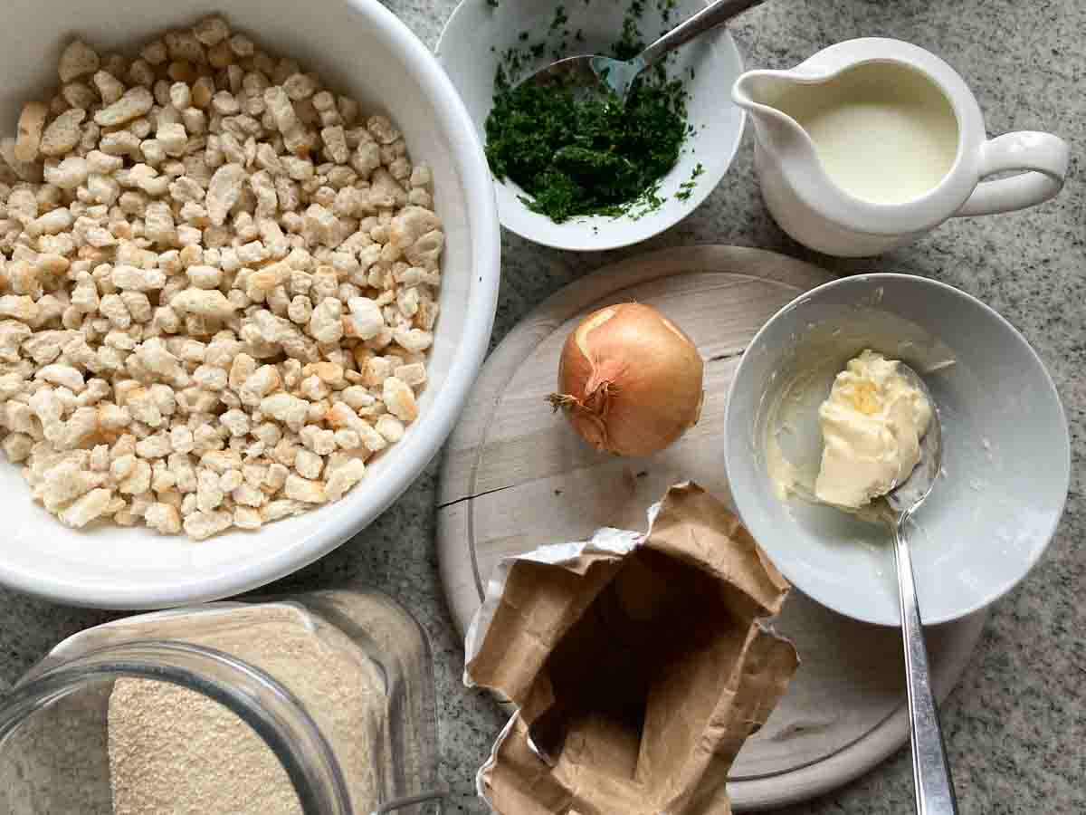 Zutaten für Semmelknödel