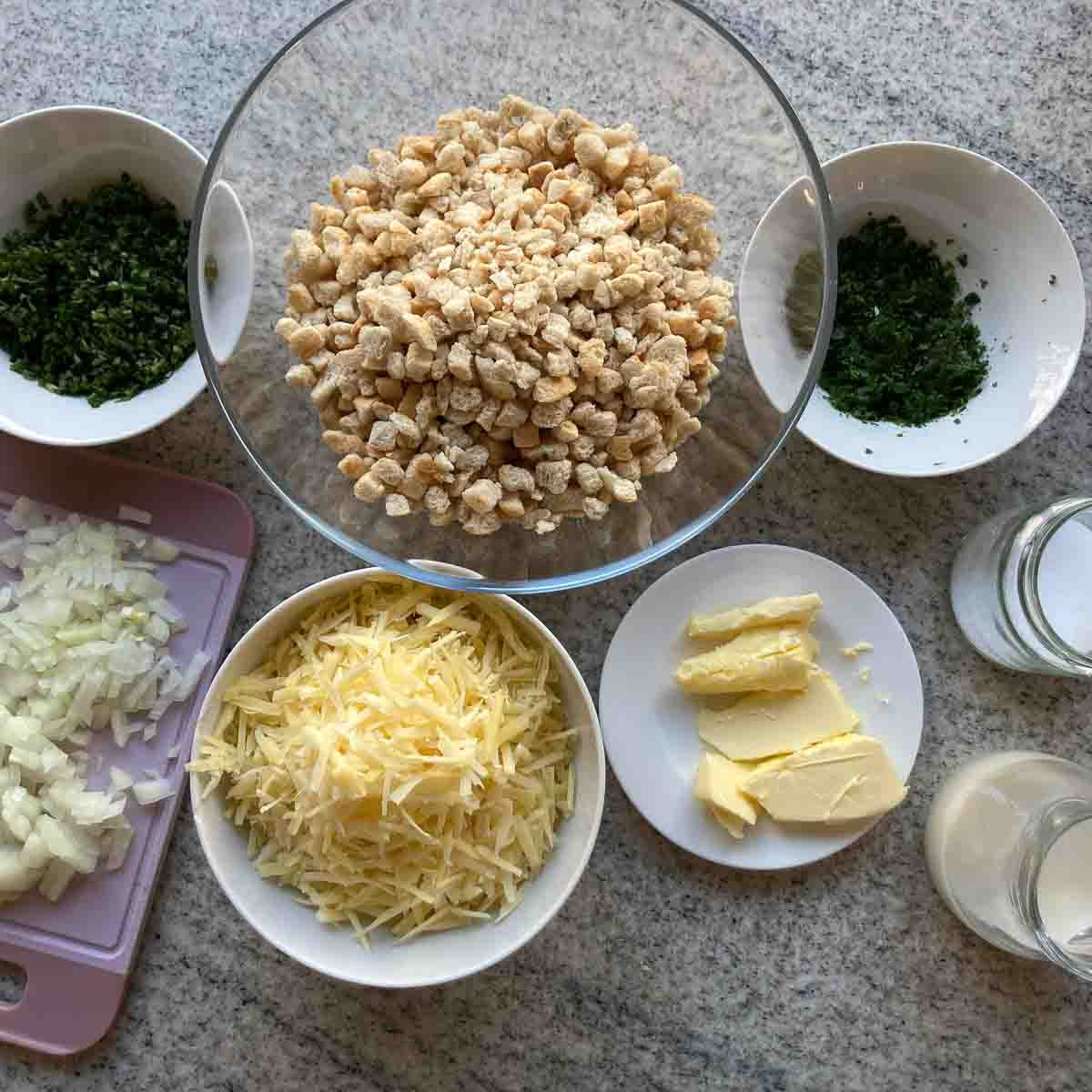 Kaspressknödel ingredients.