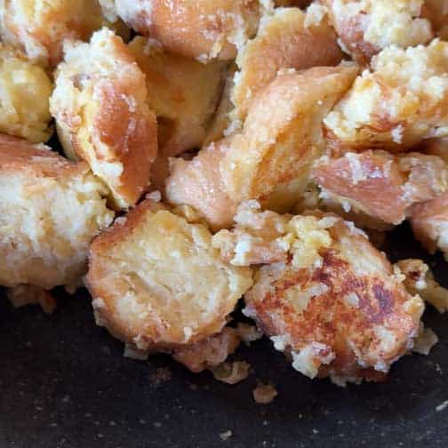 Semmelschmarrn goldbraun gebacken.